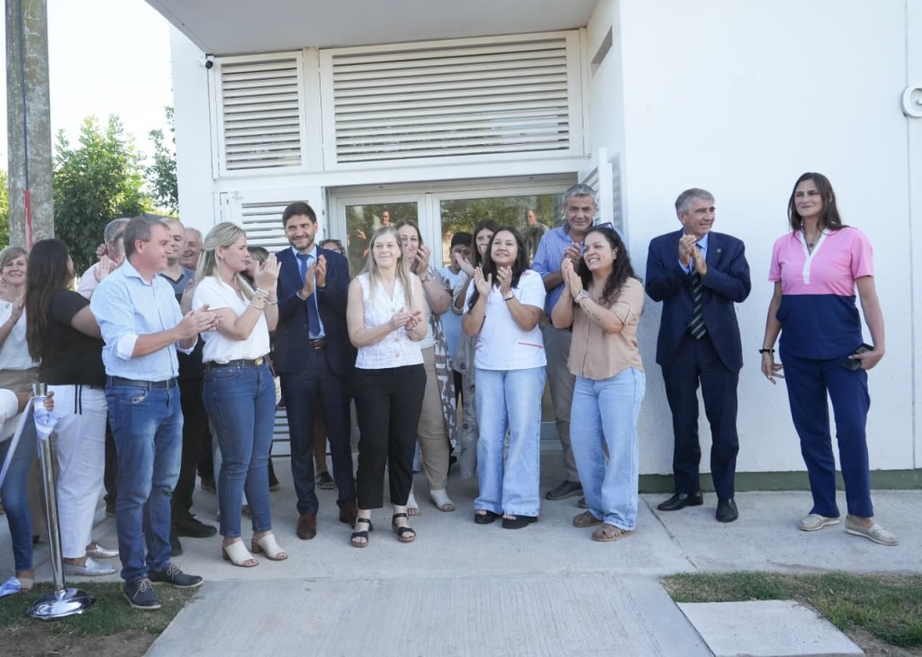 Pullaro inauguró el renovado Centro de Salud de barrio Malabrigo en la ciudad de Helvecia