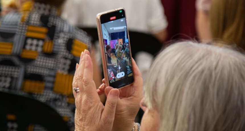 Territorio 5.0: Santa Fe impulsa la autonomía digital de las personas mayores para reducir la brecha tecnológica