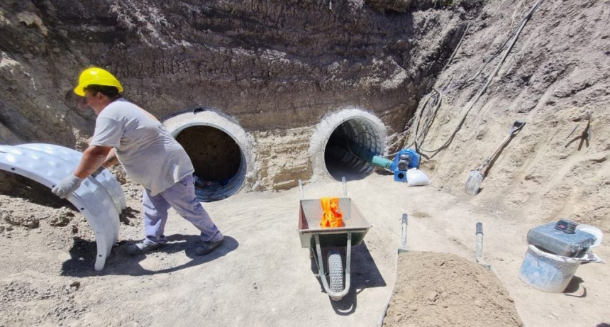 Riesgo hídrico: el Gobierno Provincial se cansó de esperar los permisos de Nación y dio inicio a una obra hídrica que Vera necesita desde hace años