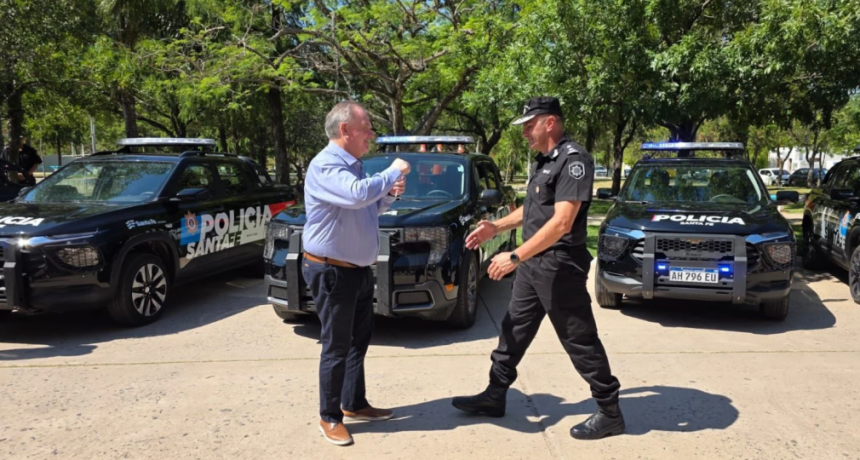 Se entregaron 13 unidades policiales 0 km para el Dpto. San Cristóbal con una inversión provincial de $ 600 millones