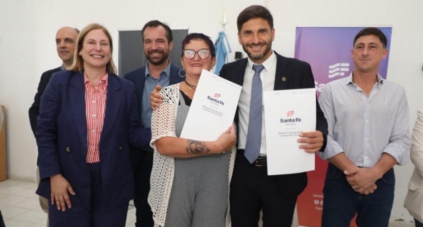 Regularización dominial: más familias de los 19 departamentos accedieron a su escritura en 2025