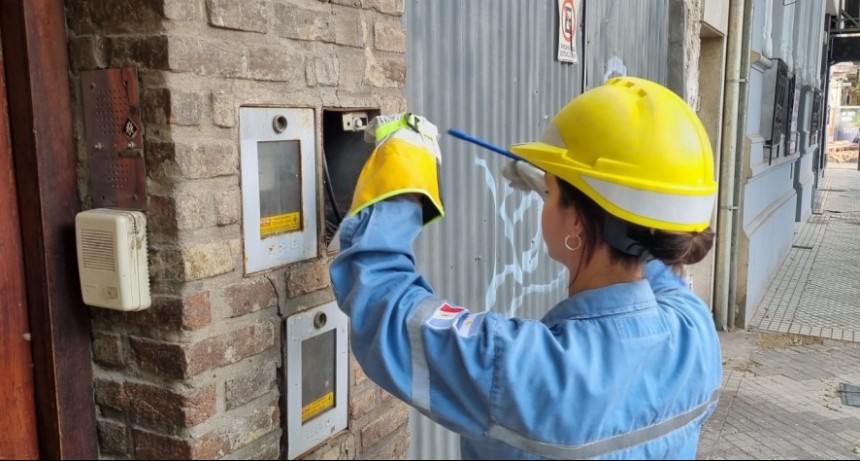 Operativos antienganchados a la luz: el gobierno recuperó cifras millonarias y cortó miles de conexiones clandestinas