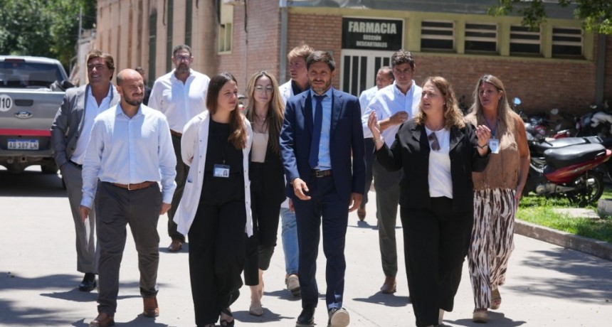 Pullaro recorrió el hospital Cullen en Santa Fe y destacó el trabajo de sus equipos de alta complejidad