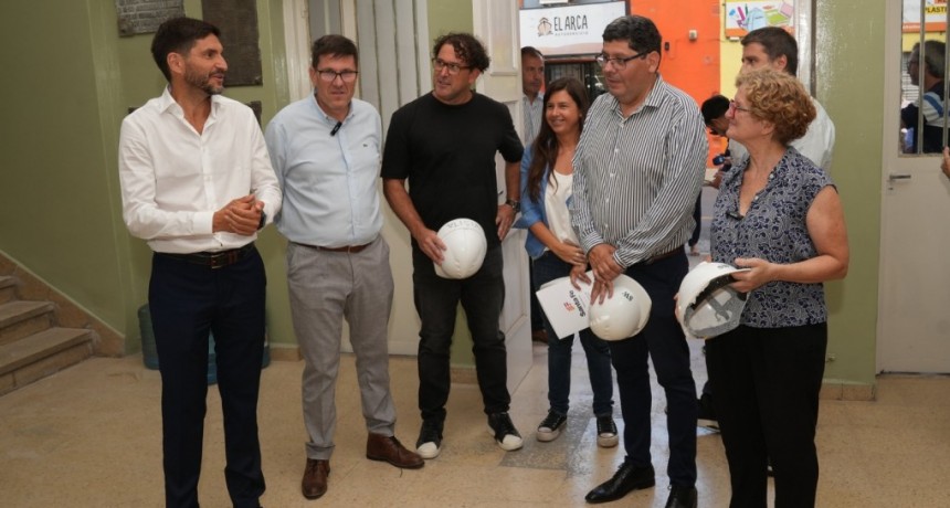 Pullaro y Goity recorrieron las obras de puesta en valor del histórico edificio “El Comercial” en Santa Fe