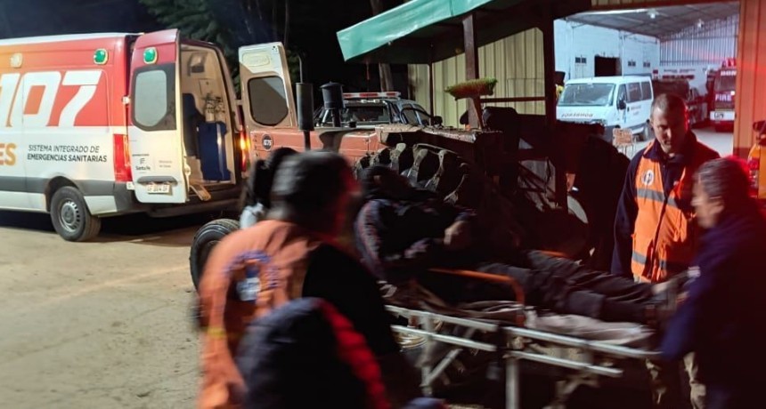 Villa Minetti: rescatan a un paciente aislado por anegamientos y refuerzan la asistencia sanitaria en toda la localidad