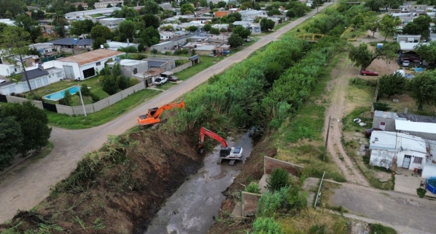 Otra inversi&oacute;n hist&oacute;rica en obras h&iacute;dricas: el gobierno de Pullaro licita la limpieza de canales troncales en zona centro de la provincia