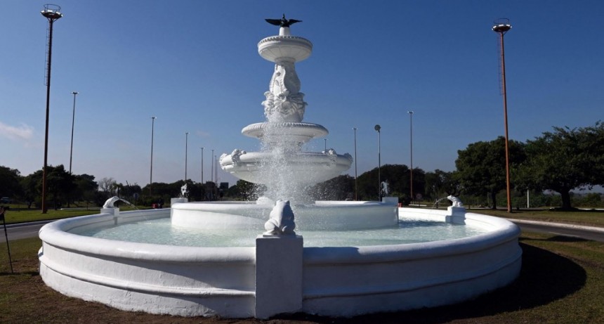 La Municipalidad de Santa Fe puso nuevamente en funcionamiento la Fuente de la Cordialidad 