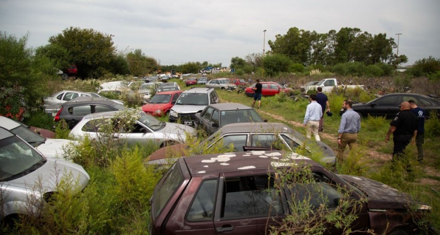 Provincia comienza el proceso para el retiro de veh&iacute;culos abandonados en comisar&iacute;as de la ciudad de Santa Fe