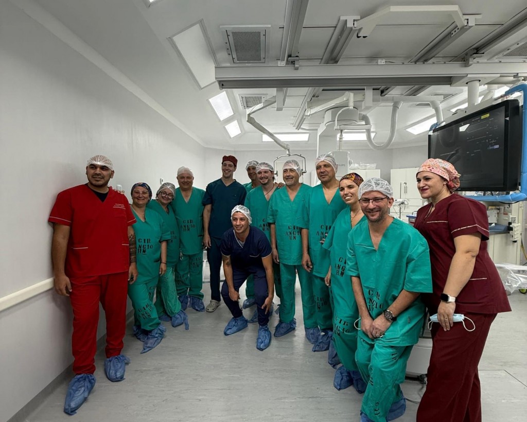 Cardiopatías congénitas: el Hospital Alassia concretó con éxito las dos primeras intervenciones con el nuevo angiógrafo