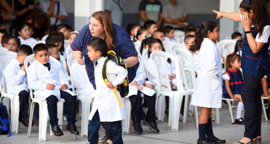 El Gobierno convocó a ministros de Educación y gremios a una reunión para fijar el salario docente