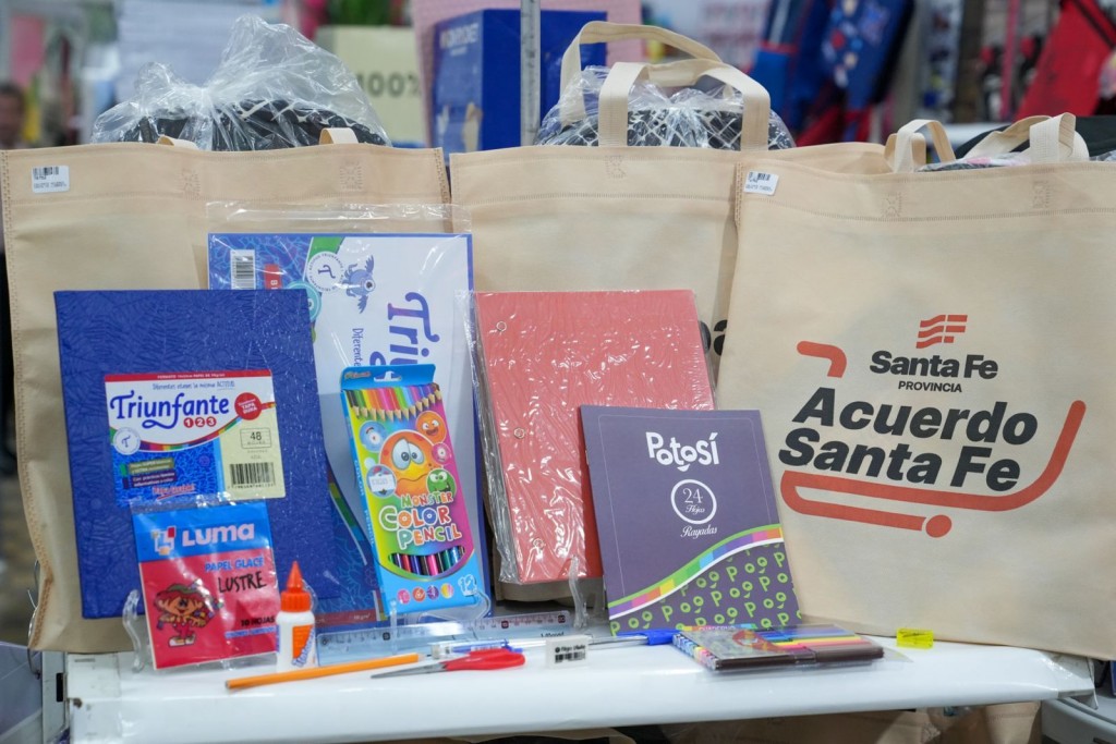 Provincia abona el complemento educativo para la compra de útiles escolares