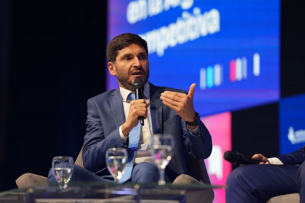 Pullaro: “Hoy la discusión es el federalismo y tener un proyecto de desarrollo productivo que mire al interior del país”