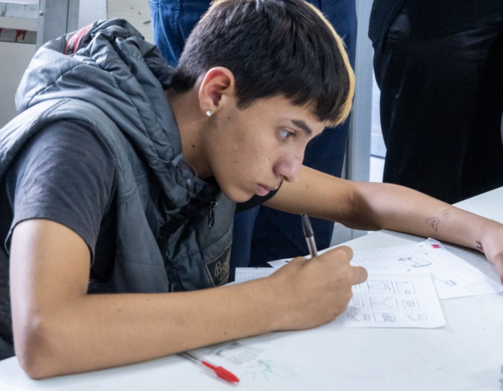 Programa “Quedate”: está abierta la inscripción a las tutorías virtuales para finalizar la Secundaria