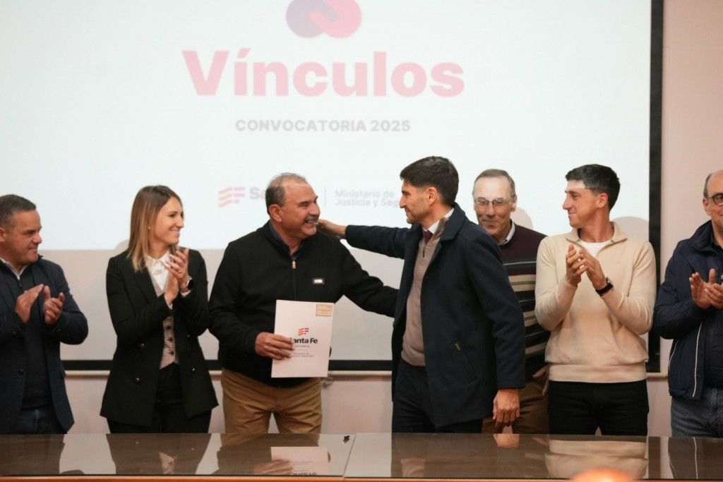 Pullaro: “Junto a los gobiernos locales y las instituciones trabajamos codo a codo para mejorar la seguridad pública”