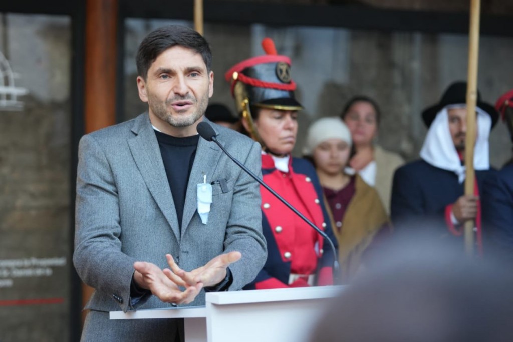 Pullaro pidió reivindicar al Brigadier López y “no dejarnos robar el protagonismo de nuestra historia”