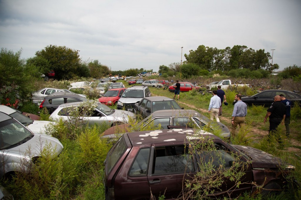 Provincia comienza el proceso para el retiro de vehículos abandonados en comisarías de la ciudad de Santa Fe