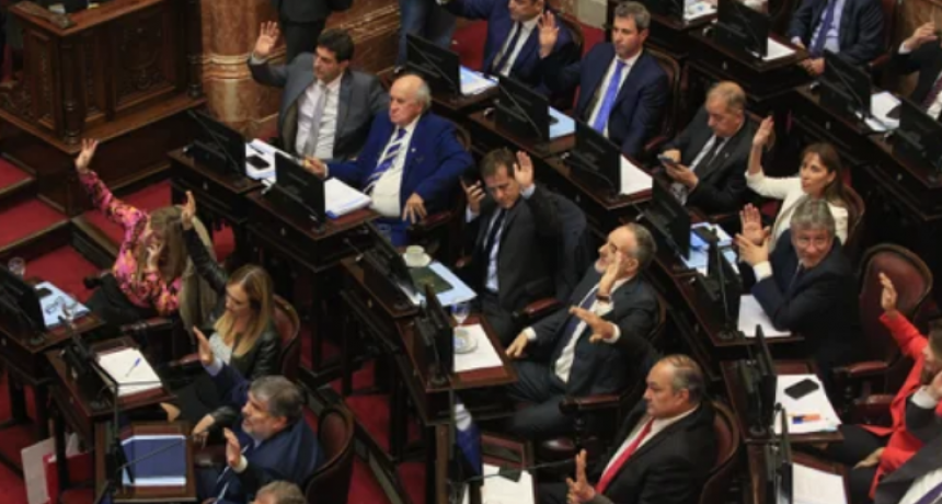 El Senado se aumenta las dietas en un 6,5% y pasarán a cobrar $ 9 millones