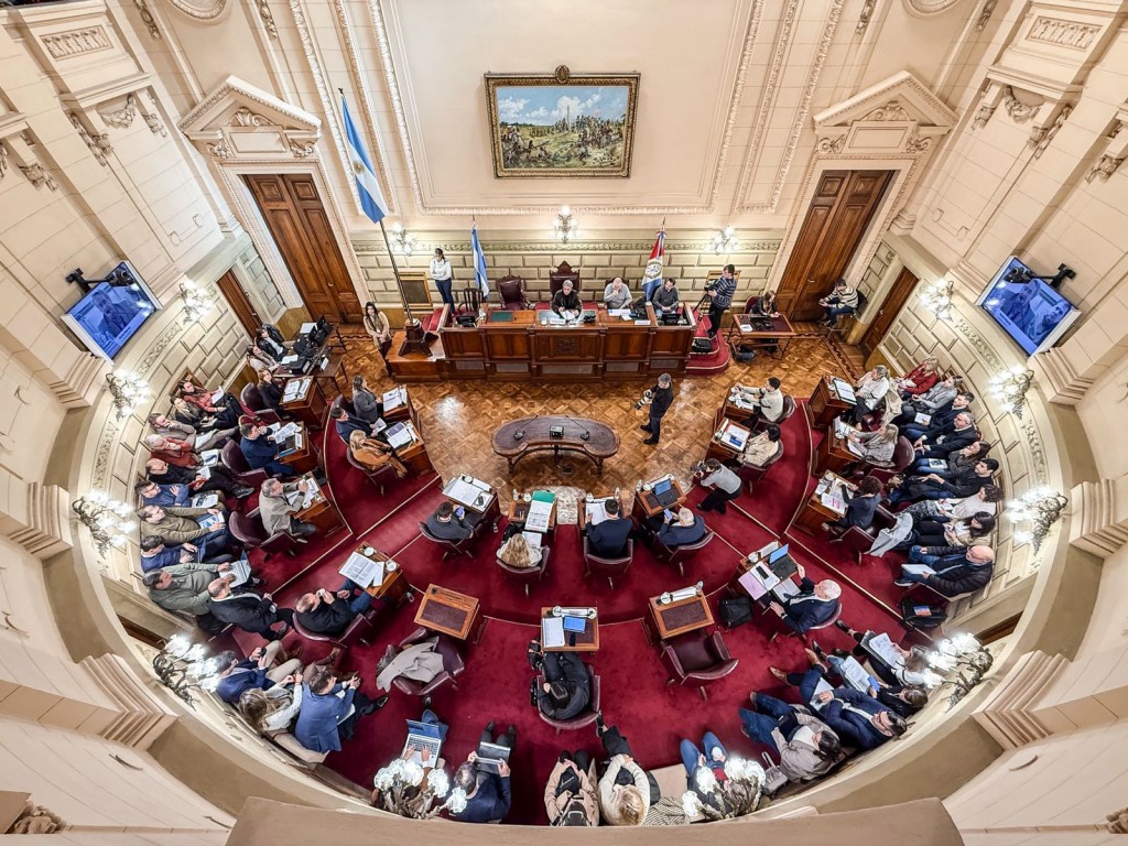 La Comisión de Poder Legislativo y Poder Ejecutivo trató proyectos referidos a cuatro artículos