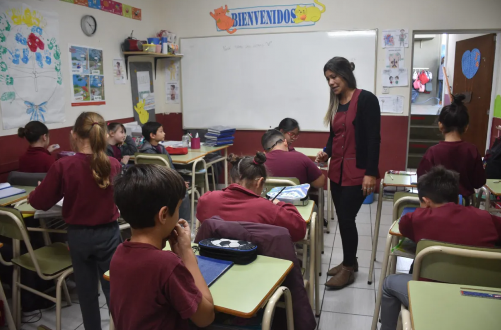 Asistencia Perfecta: más de 56 mil docentes, directivos, secretarios y preceptores cobrarán el viernes el incentivo mensual de julio