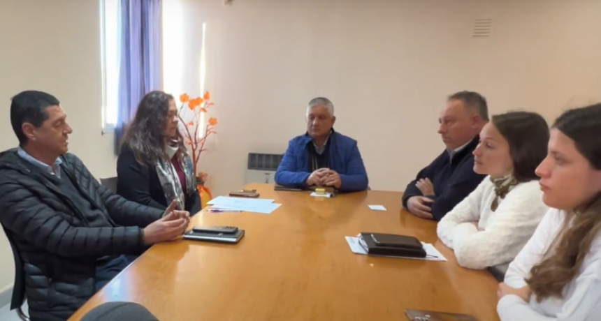 Firma de convenio entre la Municipalidad de Sauce Viejo y Cáritas Santa Fe para el tratamiento responsable de residuos electrónicos  